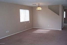 5 Bed, 2599 Sqft, $1,275 in Glendale, AZ (Photo 2 of 5)