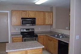 5 Bed, 2599 Sqft, $1,275 in Glendale, AZ (Photo 3 of 5)