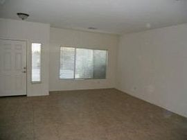 4 Bed, 2373 Sqft, $1,100 in Phoenix, AZ (Photo 2 of 5)