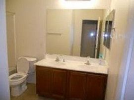 4 Bed, 2373 Sqft, $1,100 in Phoenix, AZ (Photo 4 of 5)