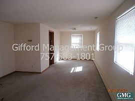 Duplex Rental Home in Norfolk in Norfolk, VA (Photo 2 of 5)