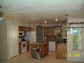 Home with Den and Large Office. Elegant Kitc in Phoenix, AZ (Photo 2 of 5)