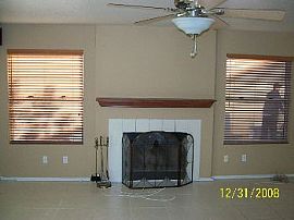 Home with Den and Large Office. Elegant Kitc in Phoenix, AZ (Photo 4 of 5)