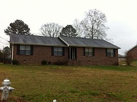 Now Only $625..2 Bedroom Ranch Off of D in Lawrenceville, GA (Photo 2 of 5)