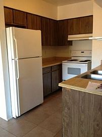 Half Off 1st Full Month! Very Cute 2 Bed in Tucson, AZ (Photo 3 of 5)