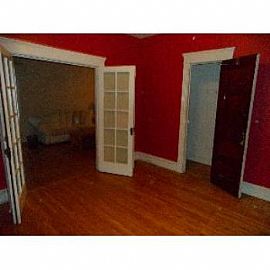 Charming 1 Level 2 Bedroom 1 Bath Bungal in Minneapolis, MN (Photo 3 of 5)