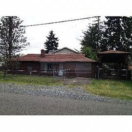 Cozy Tacoma Home in Parkland, WA