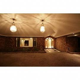 Custom Privated-Gated 7,000+ Sq Ft Estat in Mesa, AZ (Photo 2 of 5)