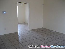 Renters Warehouse Leasing This Property in Phoenix, AZ (Photo 3 of 5)