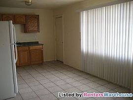 Renters Warehouse Leasing This Property in Phoenix, AZ (Photo 4 of 5)