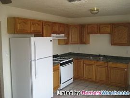 Renters Warehouse Leasing This Property in Phoenix, AZ (Photo 5 of 5)