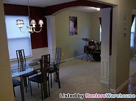 Spacious 3bed, 2.5bath Family Home Near in Union City, GA (Photo 3 of 5)