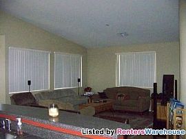 Split Master 4bd/2ba Home in Gated Commu in Phoenix, AZ (Photo 3 of 5)