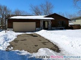 Heart of Eagan - 3+ Bedroom Home with La in Eagan, MN