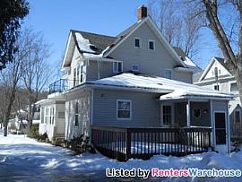 Gorgeous 4 Br 2 Bath with 2 Car Garage I in Red Wing, MN (Photo 2 of 5)