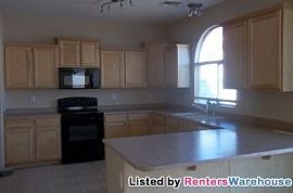 Nice 4 Bed/3 Bath Home in Phoenix, AZ (Photo 2 of 5)