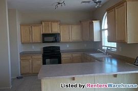 Nice 4 Bed/3 Bath Home in Phoenix, AZ (Photo 4 of 5)