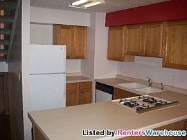 Very Nice 2bd/1ba End Unit Th in Brookly in Brooklyn Center, MN (Photo 2 of 5)