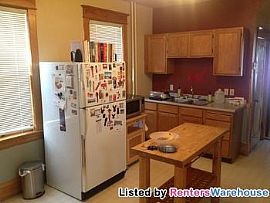 Beautiful Home with Original Woodwork Ha in Saint Paul, MN (Photo 5 of 5)