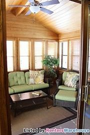 Beautiful 3bed/2.5bath Single Family Hom in Medicine Lake, MN (Photo 4 of 5)