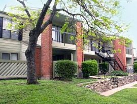 Austin Apartments Near Downtown with Pools in Austin, TX