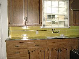 Beautiful 3 Bedroom Home in Burbank in Burbank, CA (Photo 2 of 5)