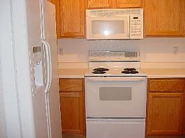 Large 2 Bedroom Townhome in Centennial, CO (Photo 2 of 4)