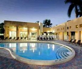 Luxury Apt Living in An Amazing Location in Haverhill, FL (Photo 4 of 5)