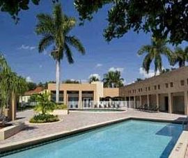 Luxury Apt Living in An Amazing Location in Haverhill, FL (Photo 5 of 5)