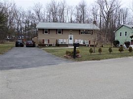 3 Bed, 2 Bath 2,672 Sqft Single-Family Home  in Fishkill, NY