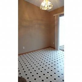 Beautiful 2 Bedroom Townhome in Shakopee in Shakopee, MN (Photo 2 of 5)