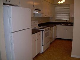 Duplex Rental Home in Lakeland in Dixieland, FL (Photo 3 of 5)