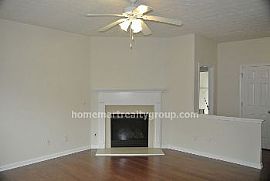 Excellent Condition in Lawrenceville, GA (Photo 3 of 5)