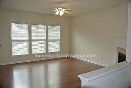 Excellent Condition in Lawrenceville, GA (Photo 4 of 5)