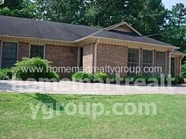 Convenient to I-85 and Indian Trail in Norcross, GA