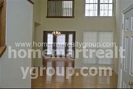 Excellent Condition in Lawrenceville, GA (Photo 3 of 5)