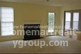 Excellent Condition in Lawrenceville, GA (Photo 4 of 5)