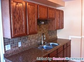 Beautiful, Remodeled 2 Bedroom Bangalow in Minneapolis, MN (Photo 2 of 5)