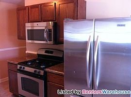 Beautiful, Remodeled 2 Bedroom Bangalow in Minneapolis, MN (Photo 3 of 5)