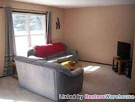 Very Nice 3bd/2ba Th in Oakdale! in Landfall Village, MN (Photo 2 of 5)