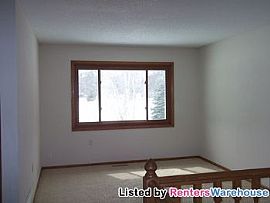 Beautiful 3 Bedroom 2 Bath Home in Apple in Apple Valley, MN (Photo 5 of 5)