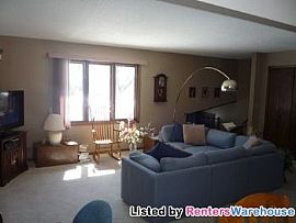 4 Bedroom Split-Entry W/fenced Yard- Gre in Fridley, MN (Photo 3 of 5)