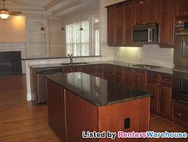 Beautiful Brick 2 Story Home in Fabulous in Atlanta, GA (Photo 3 of 5)