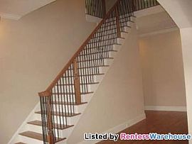 Beautiful Brick 2 Story Home in Fabulous in Atlanta, GA (Photo 5 of 5)