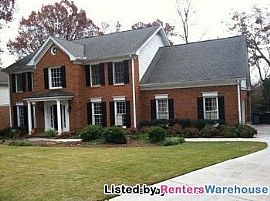 Spacious Executive Estate Near Sandy Spr in Atlanta, GA