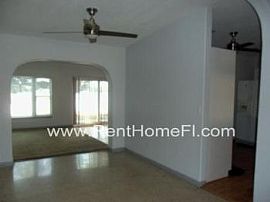 4/3 Lakefront Home in Orlando in Orlando, FL (Photo 4 of 5)