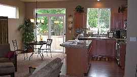 Great Townhome Available 04/10/13 in Edgewood, WA (Photo 4 of 5)