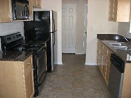 2 Bd/1 Bath Walk to Safeway, Public Tran in Pleasanton, CA (Photo 4 of 5)