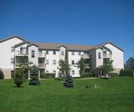 Washer Dryer and Parking Included! in Beach Park, IL