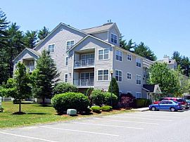 3 Bd/2 Bath Gourmet Kitchens and Washer in Wilmington, MA (Photo 5 of 5)